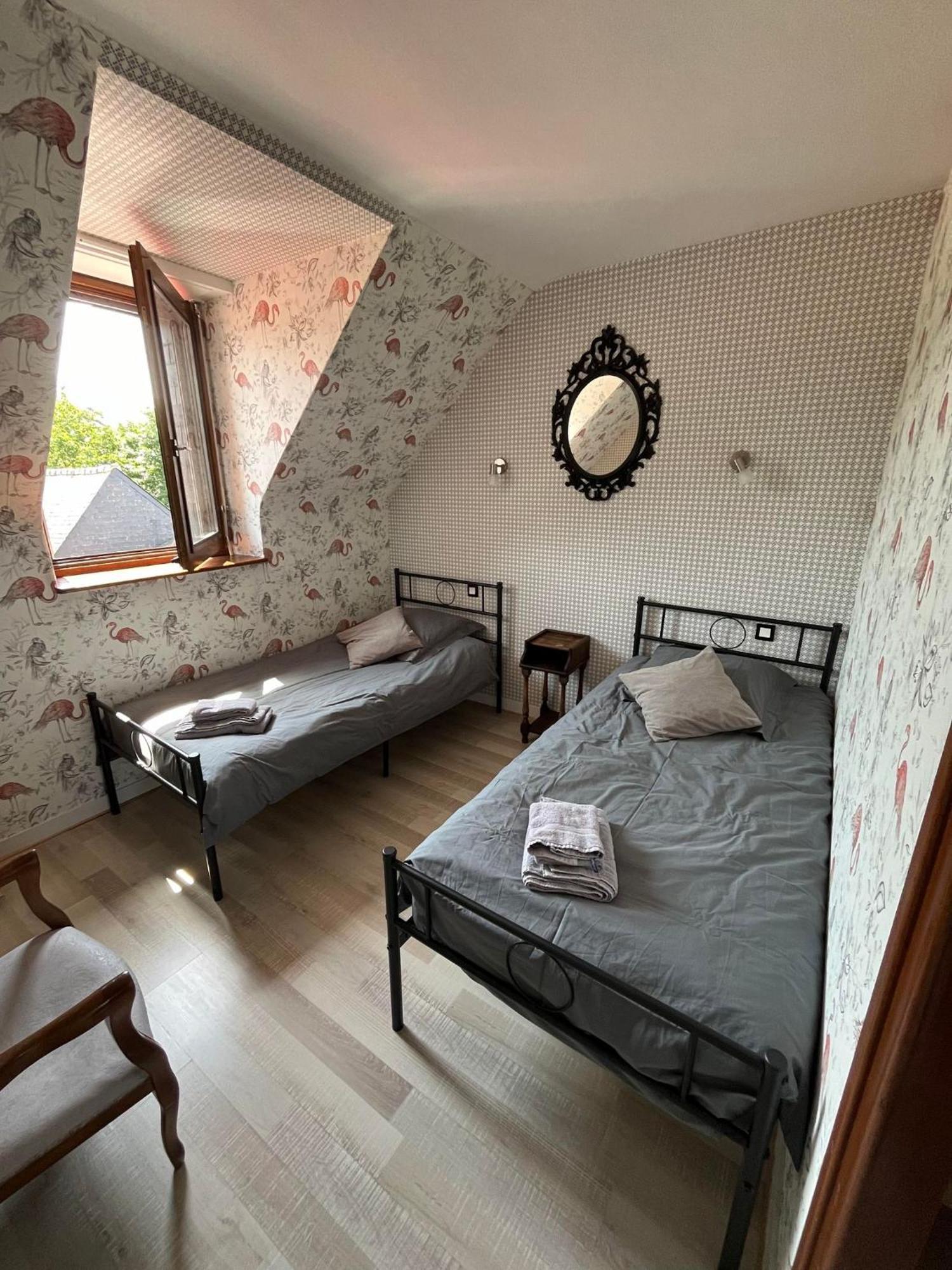 Auberge De La Chesnaie Pleudihen-sur-Rance Ngoại thất bức ảnh